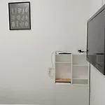 Lisbon's Cozy House Апартаменти