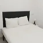 Lisbon's Cozy House *