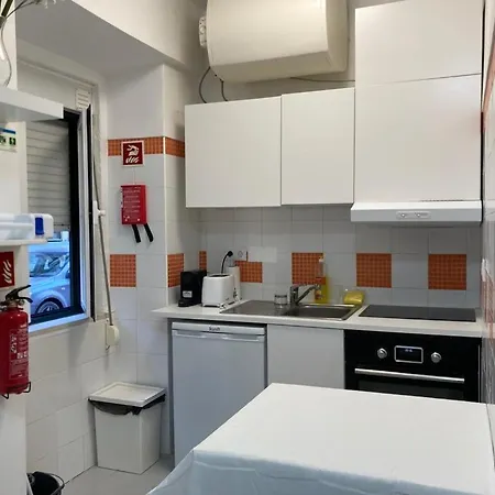 Lisbon's Cozy House Апартаменты